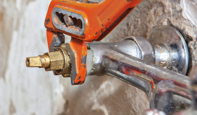 two-handle-kitchen-faucet-repair-remove-ezgif.com-resize (1) two-handle-kitchen-faucet-repair-remove-ezgif.com-resize (1)